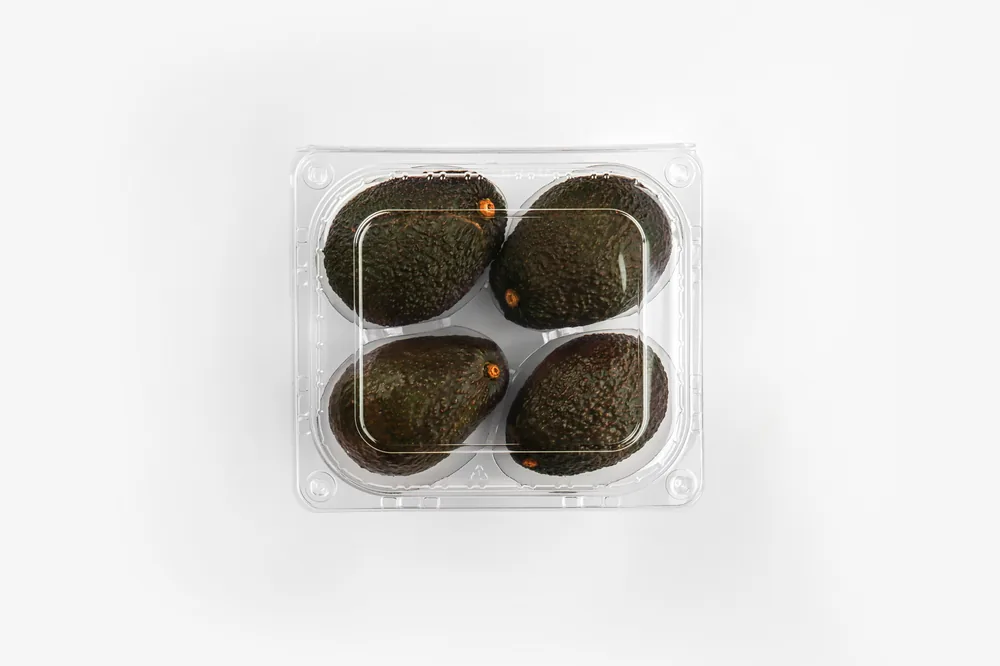 STL-014A 4-cavity avocado clamshell container holding four fresh avocados (white bg)