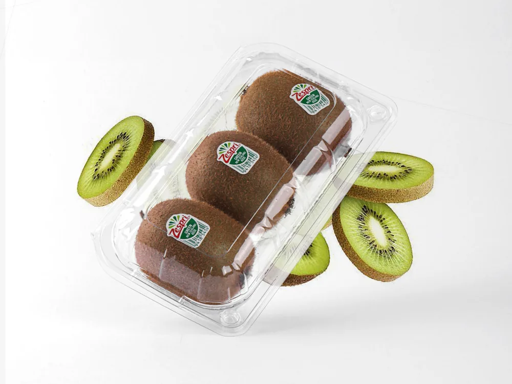 STL-016Z kiwi clamshell container holding six fresh kiwis (scene)