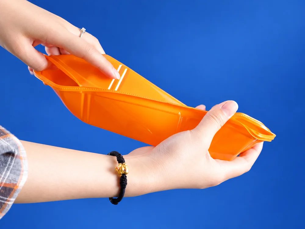 pet-food-container-durability-guide-image-01-bend-test