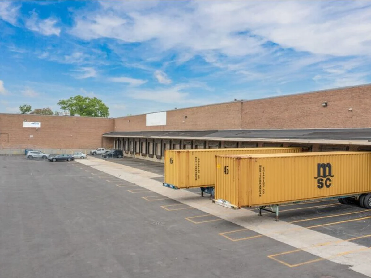 Restaurantware warehouse exterior in Chicago